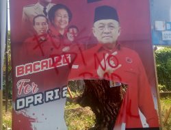 Tangan Jahil Rusak Baliho WL