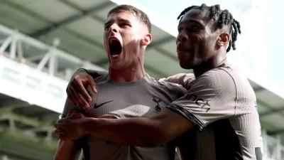 10 Pemain Tottenham Kalahkan Luton Town