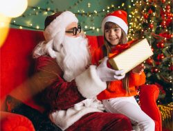 Holiday With Santa di Grand Whiz dan Whiz Prime Hotel Megamas Manado