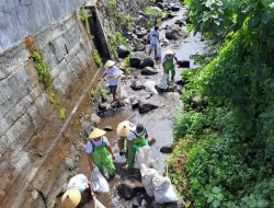 Bank BRI RO Manado Bersih-bersih Sejumlah Sungai