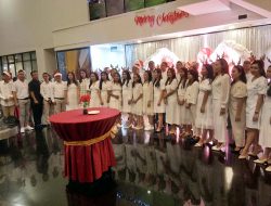 Keindahan Cahaya Lampu Novotel Manado Ciptakan Kehangatan Natal