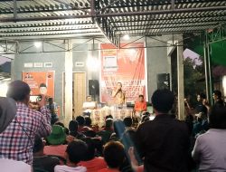 Menanti 5 Jam, 500an Warga Setia Menunggu Wenny Lumentut