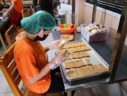 Christine Klappertart Produksi Kue-kue Kering Terbaik Khas Sulut