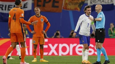 Gol Xavi Simons Dianulir, Belanda Vs Prancis Berakhir Tanpa Gol