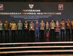 Wapres Berikan Penghargaan UHC kepada Pemkab Minut