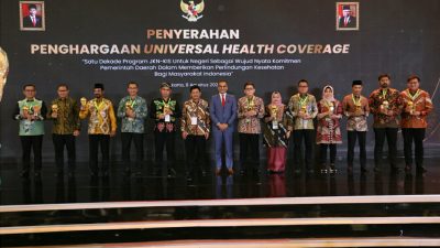 Wapres Berikan Penghargaan UHC kepada Pemkab Minut