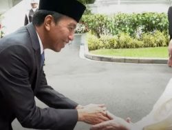 Jokowi Sambut Kedatangan Paus Fransiskus di Istana Negara