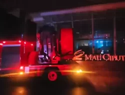Mall Ciputra Jakbar Kebakaran, Api Diduga Berasal dari Lantai 5