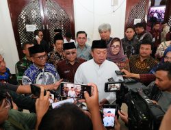 Nusron Wahid Serahkan 1.334 Sertipikat se-Banten