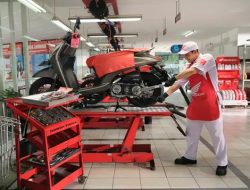 Habis Terjang Genangan Air? Begini Cara Merawat Motor Anda Supaya Selalu Prima