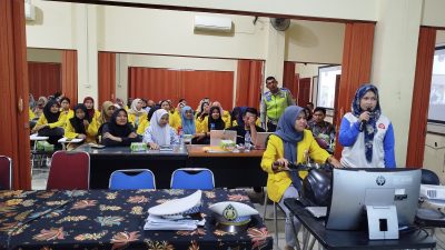 Ribuan Kartini Masa Kini Dibekali Safety Riding dengan Berbagai Simulasi Berkendara