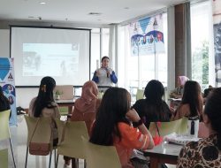 DAW Edukasi Keselamatan Berkendara kepada Puluhan Kartini Zaman Now di Manado