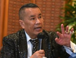 Hotman Paris Buka Fakta Proyek Laptop Nadiem: BPKP Pastikan Tak Ada Masalah!