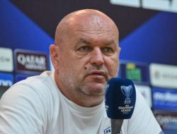 Bojan Hodak Beri Respons Soal Permintaan Bertahan Lebih Lama di Persib