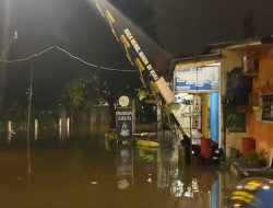 Beberapa Wilayah Jaksel Dilanda Banjir, BPBD: Pintu Air Pesanggrahan Siaga 3 sejak Selasa Malam