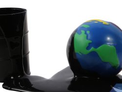 AS dan Israel Serang Iran, Harga Minyak Bisa Melonjak hingga 130 Dollar AS Per Barrel