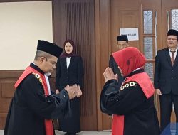 Hakim Efendi Menangis Haru Saat Dilantik Jadi Wakil Ketua PN Jakpus