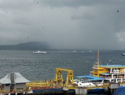 Kepanikan di Selat Bali: Dua Kapal Bersenggolan Saat Cuaca Buruk