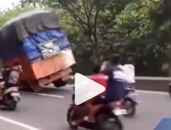 Truk Oleng di Lumajang Bikin Heboh, Sopirnya Kabur Usai Aksi Konyol