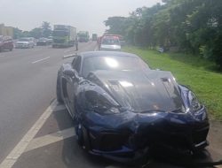 Porsche Tergulingkan Rush, Satu Keluarga Terkapar di Ruang ICU