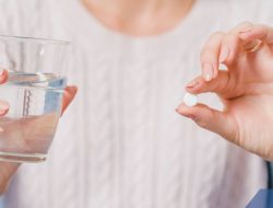 Hati-Hati! Kebiasaan Minum Obat Pereda Nyeri Bisa Hancurkan Ginjal!
