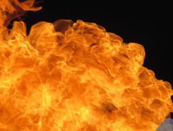 Tabung Gas Meledak Saat Masak Mi Instan! Polisi Terluka Parah