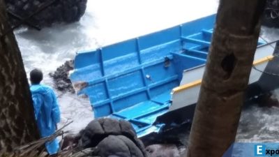 Longboat Angkut BBM Hancur Diterjang Gelombang Ganas!