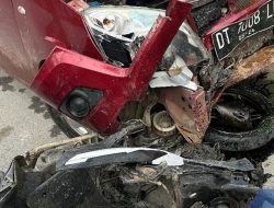Mobil Tabrakan Tewaskan Pemotor, Sopir Diamuk Warga