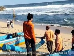 Waspada! Gelombang Tinggi 4 Meter di Pantai Selatan DIY