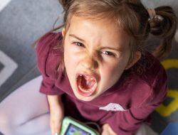 Stop Labeli Anak “Nakal”! Ini Dampak yang Tidak Kamu Sadari
