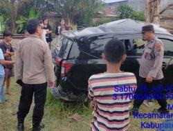 Ngeri! Minibus Terseret Kereta Api Sejauh 50 Meter, 3 Orang Tewas
