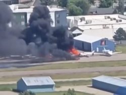 Pesawat Tabrak Pesawat Parkir di Bandara Kalispell Picu Kebakaran Dahsyat