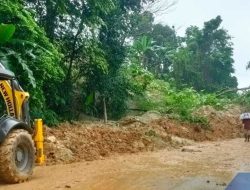 Longsor di Ambon! Akses Transportasi Terganggu