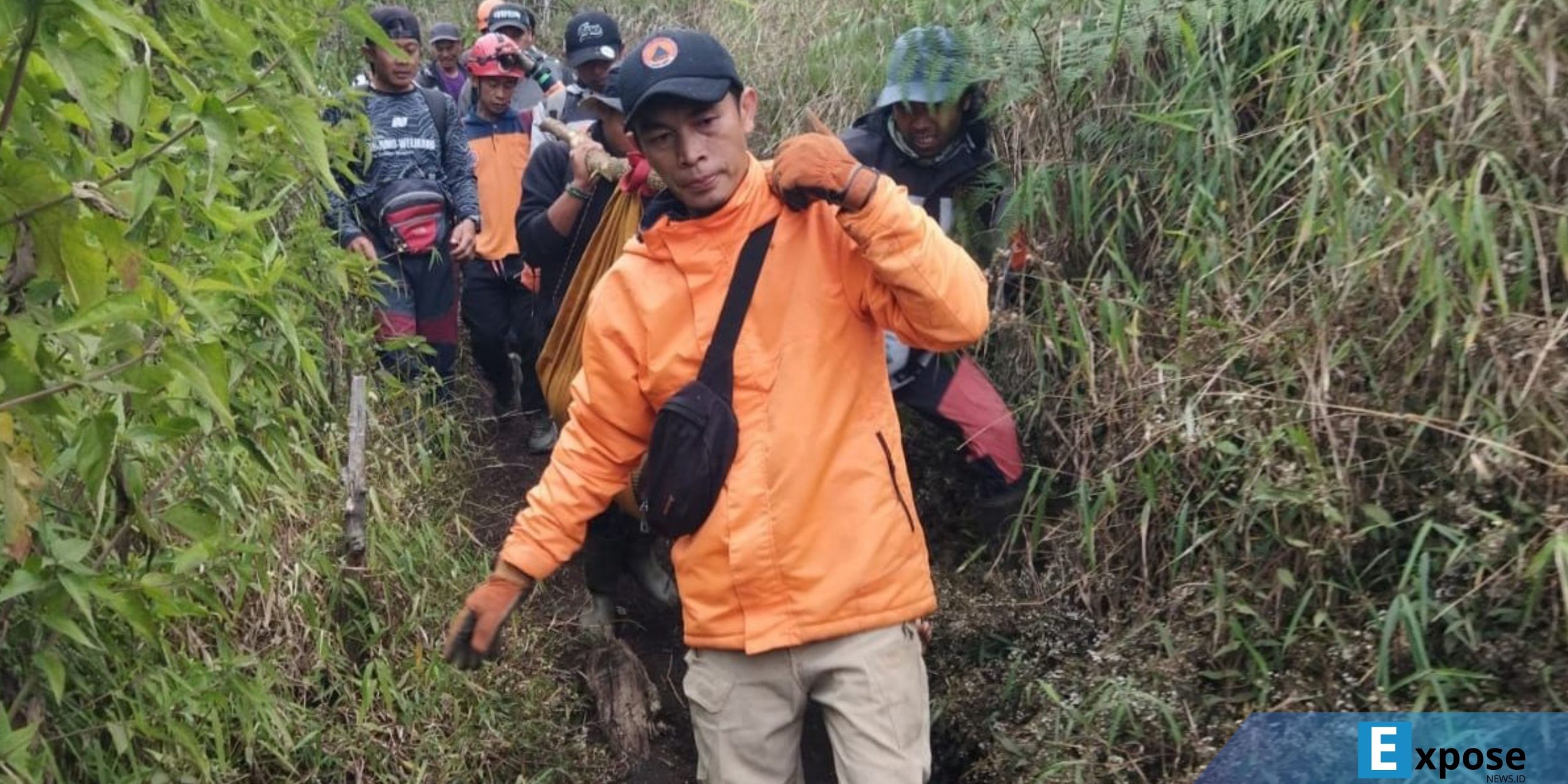 Proses Evakuasi Pendaki asal Sidoarjo
