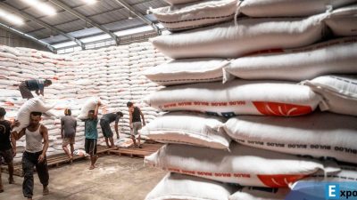Illustrasi gudang mafia beras penyebab harga beras naik