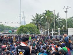 Aksi Demo 25 Agustus di DPR Berujung Ricuh, Polisi Terpaksa Gunakan Water Cannon