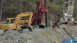 Pemasangan Baja di Tanjakan Clongop, Gunungkidul