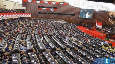 Tunjangan Fantastis DPR