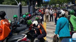 Dishub dan Pol PP Depok tertibkan motor yang parkir liar di trotoar Jalan Margonda
