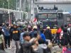 Demo BEM UI dan BEM SI Geruduk Polda, Tuntut Kapolri dan Kapolda Dicopot Usai Insiden Rantis!