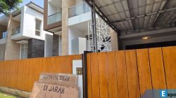 Kondisi rumah artis sekaligus anggota DPR Nafa Urbach setelah dijarah massa
