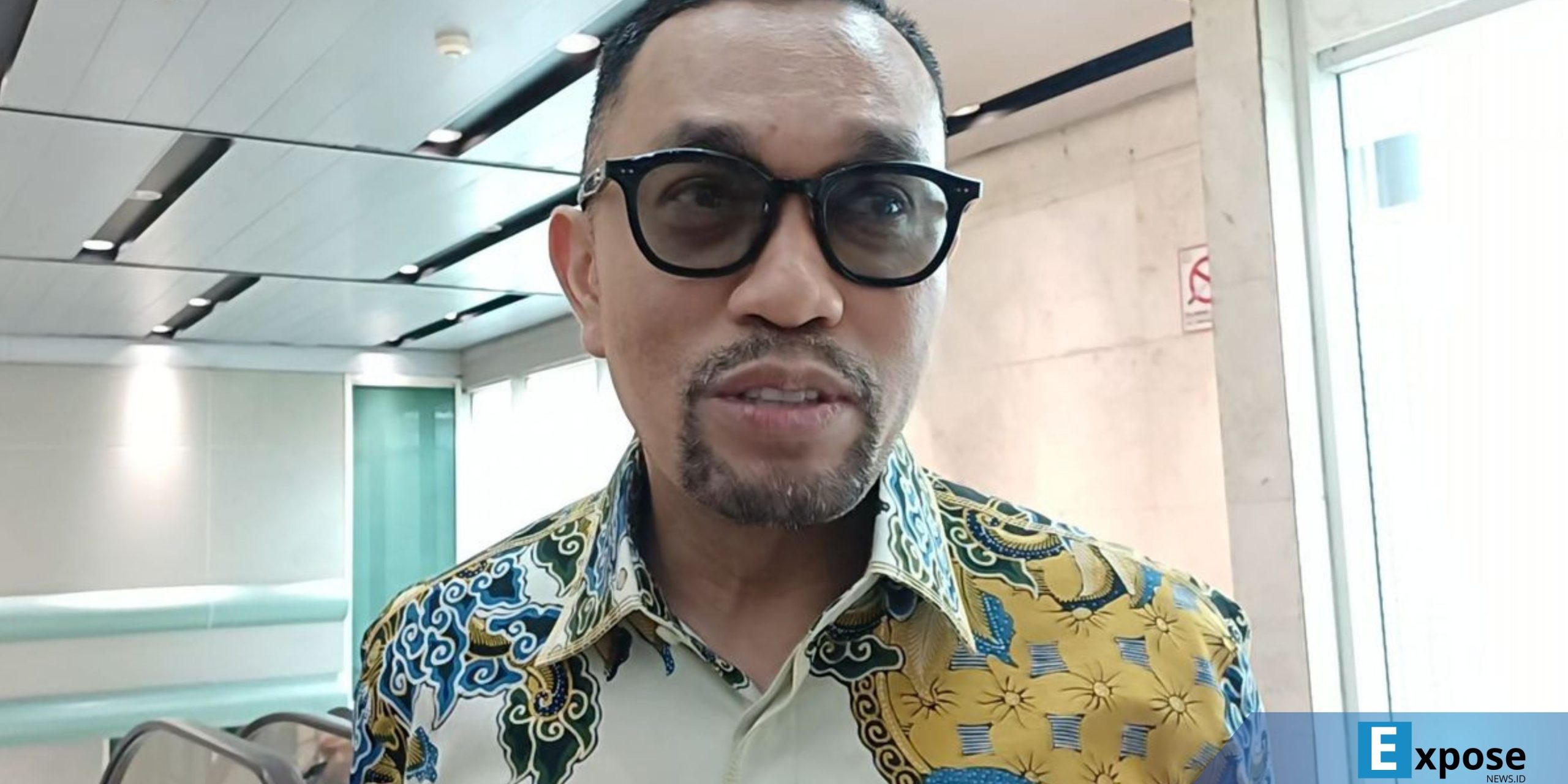 Ahmad Sahroni masih terima Gaji