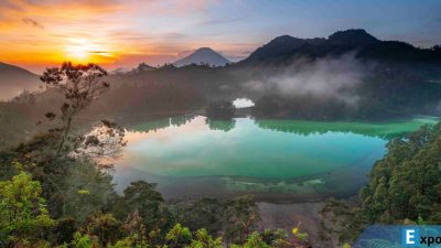 Telaga warna Di Dieng Wonosobo. Kawasan Dataran Tinggi Dieng kini resmi berstatus Geopark Nasional