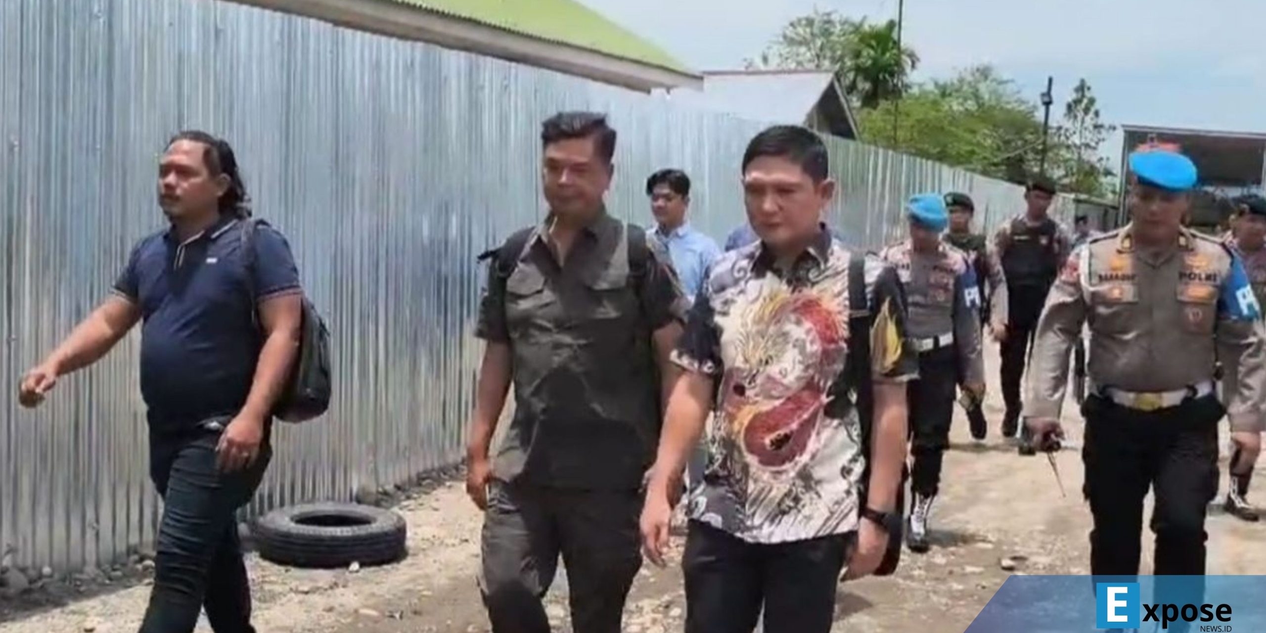 Sejumlah personel Kodam I Bukit Barisan dan Polda Sumatera Utara menggerebek gudang diduga tempat pengoplosan gas elpiji bersubsidi
