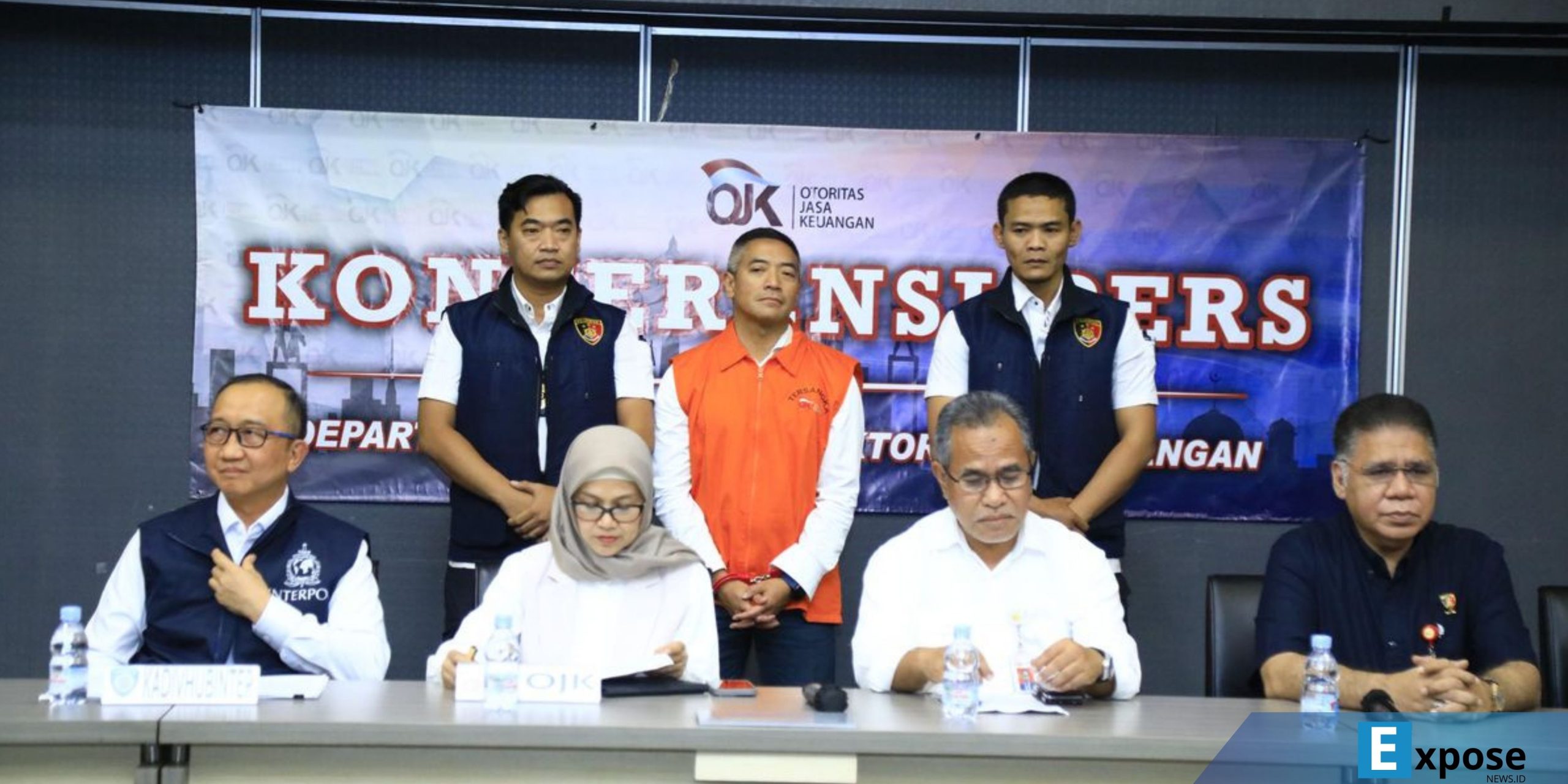 Divisi Hubungan Internasional (Divhubinter) Polri berhasil memulangkan eks bos Investree Adrian A. Gunadi (AAG), tersangka kasus penghimpunan dana masyarakat tanpa izin, dari Doha, Qatar, ke Indonesia.