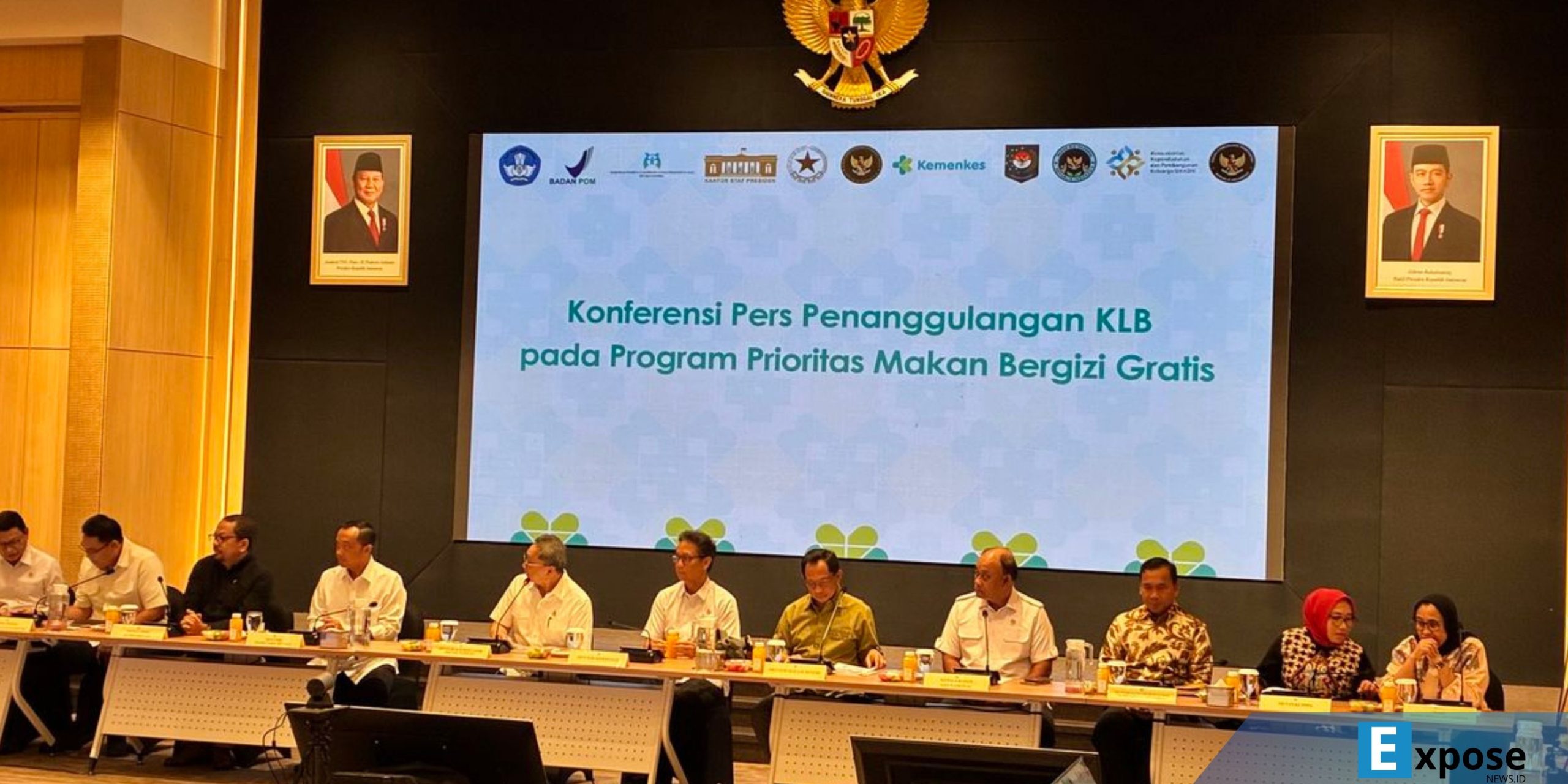 Pemerintah menggelar Rapat Koordinasi Penanggulangan Kejadian Luar Biasa (KLB) pada Program Prioritas Makanan Bergizi Gratis (MBG) di Kementerian Kesehatan (Kemenkes), Jakarta,