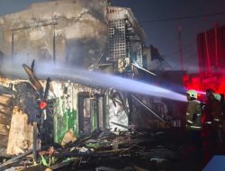 Permukiman Padat Taman Sari Terbakar Selama Lebih dari 10 Jam, 1.268 Jiwa Kehilangan Rumah