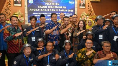 Dialog antara Wakil Menteri Transmigrasi Viva Yoga Mauladi dan 78 Kepala Keluarga (KK) calon transmigrasi (catrans) di Balai Besar Pelatihan dan Pemberdayaan Masyarakat Transmigrasi (BPPMT) Yogyakarta, Sleman,