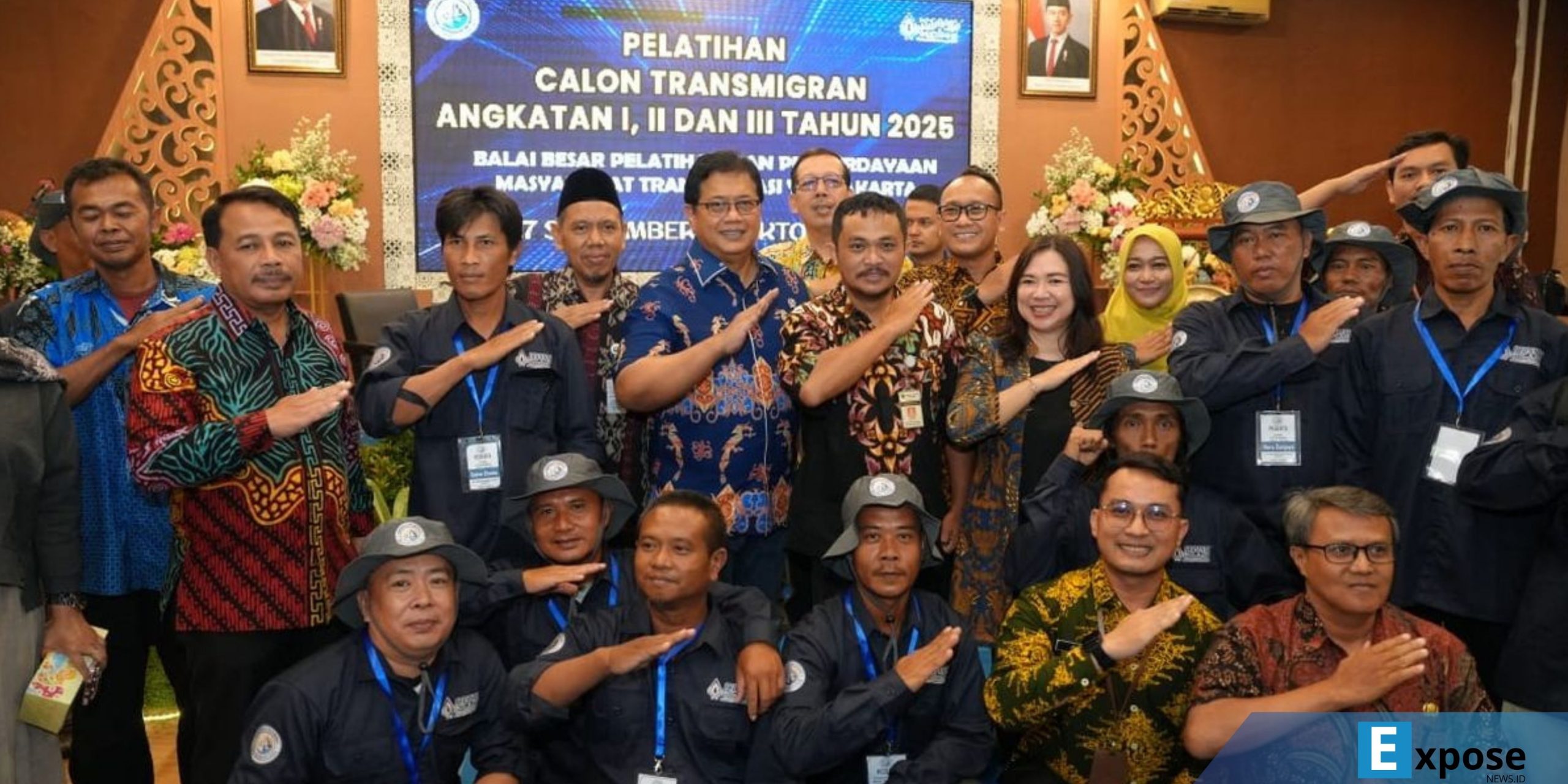 Dialog antara Wakil Menteri Transmigrasi Viva Yoga Mauladi dan 78 Kepala Keluarga (KK) calon transmigrasi (catrans) di Balai Besar Pelatihan dan Pemberdayaan Masyarakat Transmigrasi (BPPMT) Yogyakarta, Sleman,