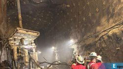 Tim penyelamat bekerja keras di tambang bawah tanah GBC Freeport Indonesia.